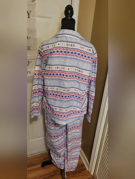 Old Navy Christmas Cozy Printed Pajama Set — Size Small, NWT - Picture 6 of 9